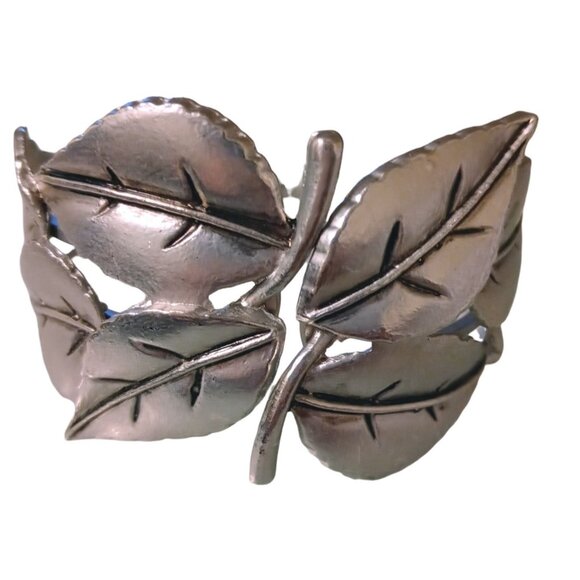 Boho Chic Silver Tone Leaf Motif Bangle Bracelet Wide Nature Inspo Timeless - Picture 1 of 5
